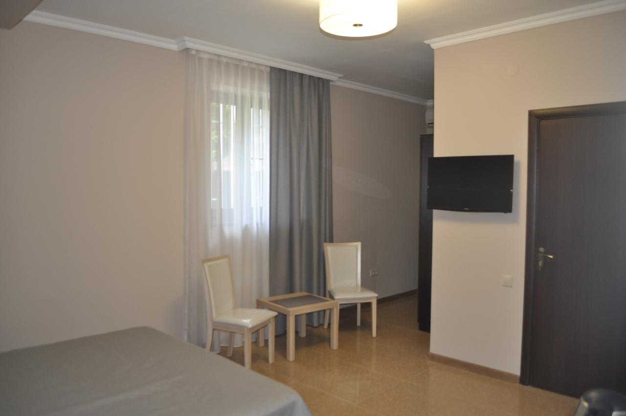 Inn Volna Gudauta Exterior photo